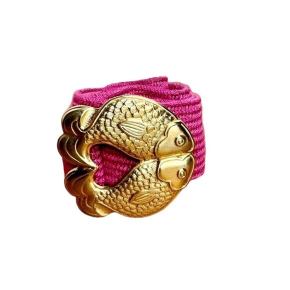 Vintage 90s Details gold tone embossed koi fish heart buckle - Picture 1 of 7